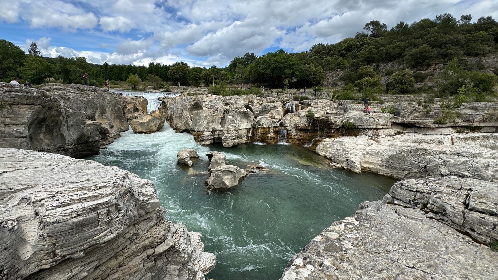 Les marmites de géants creusées par la Cèze